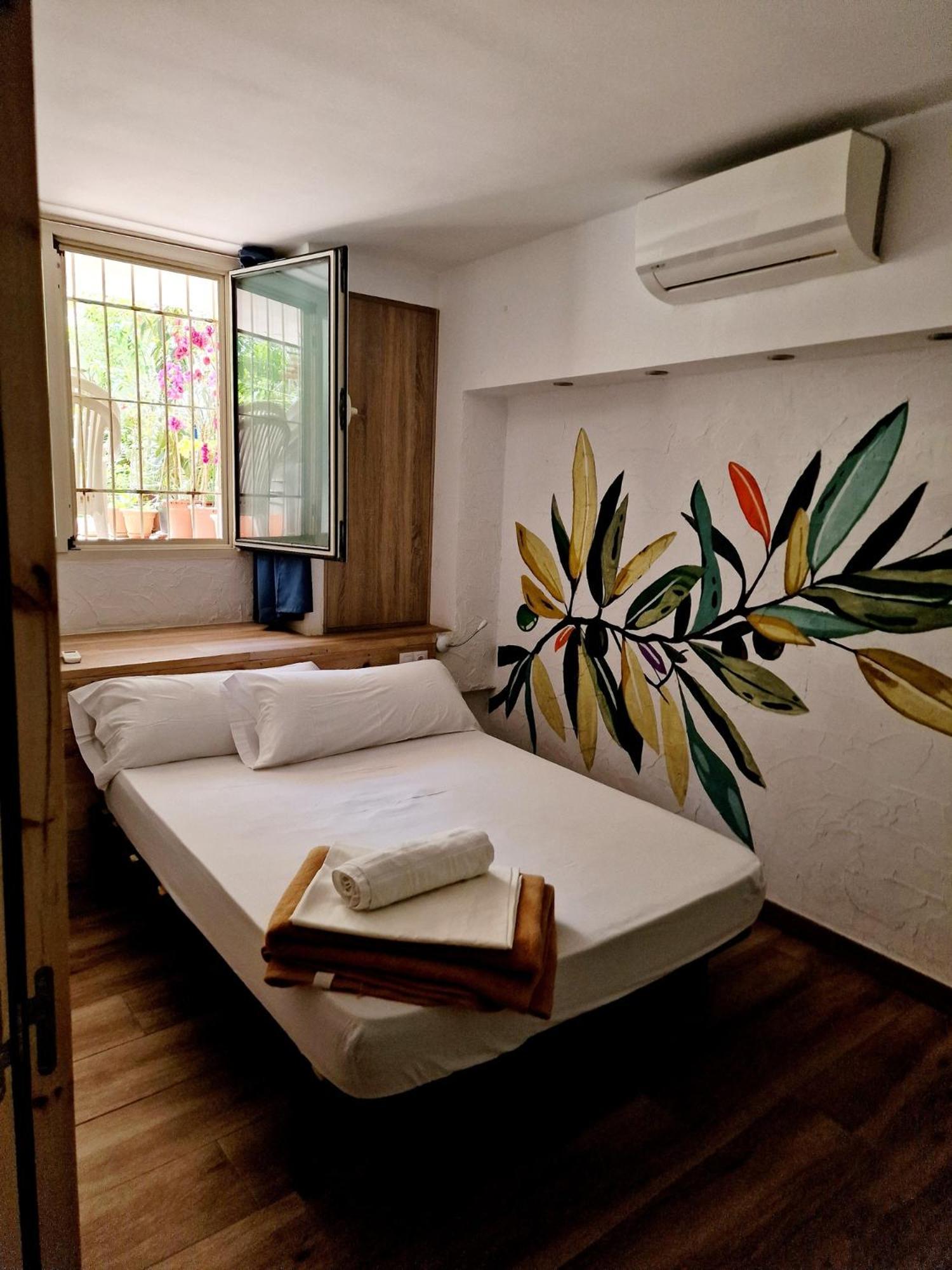 Y Hostel - Albergue Juvenil ปัลมาเดมายอร์กา ภายนอก รูปภาพ