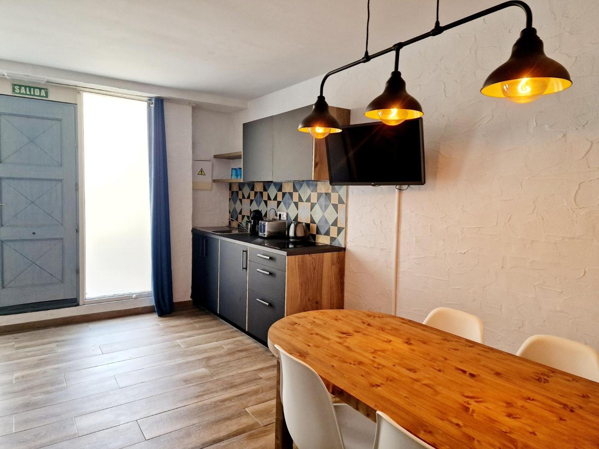 Y Hostel - Albergue Juvenil ปัลมาเดมายอร์กา ภายนอก รูปภาพ