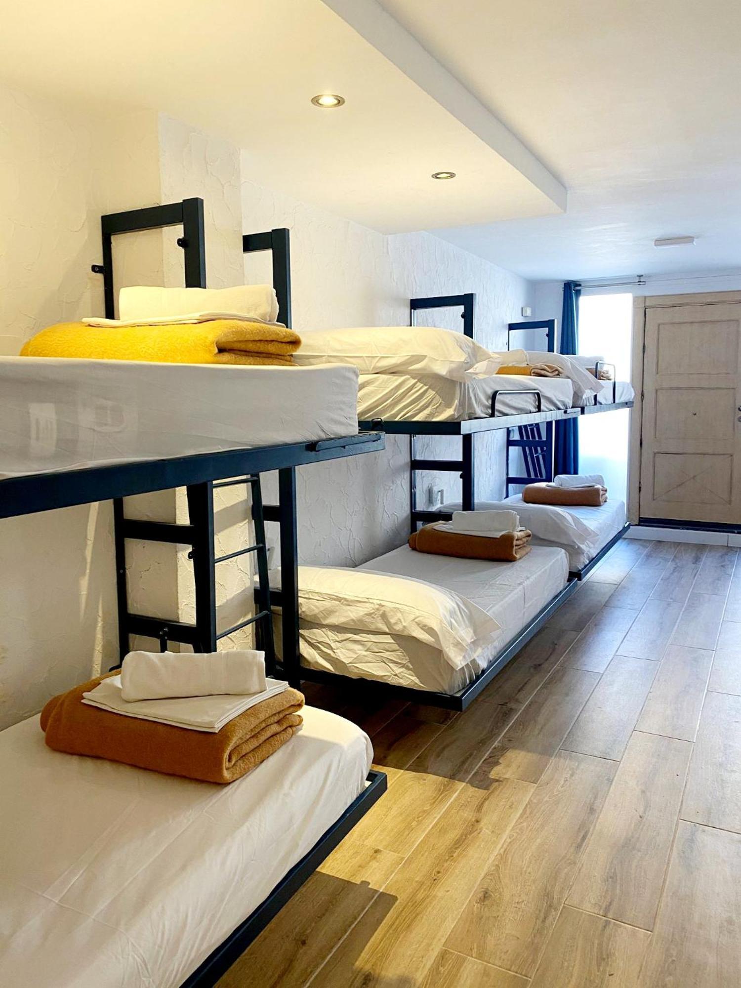 Y Hostel - Albergue Juvenil ปัลมาเดมายอร์กา ภายนอก รูปภาพ