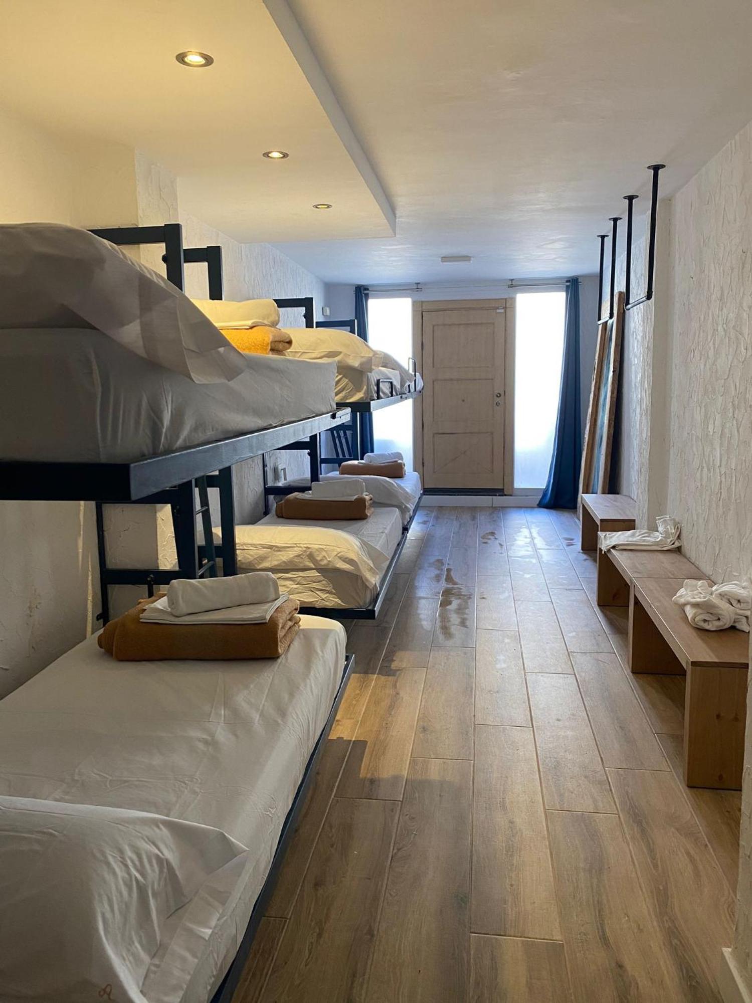 Y Hostel - Albergue Juvenil ปัลมาเดมายอร์กา ภายนอก รูปภาพ